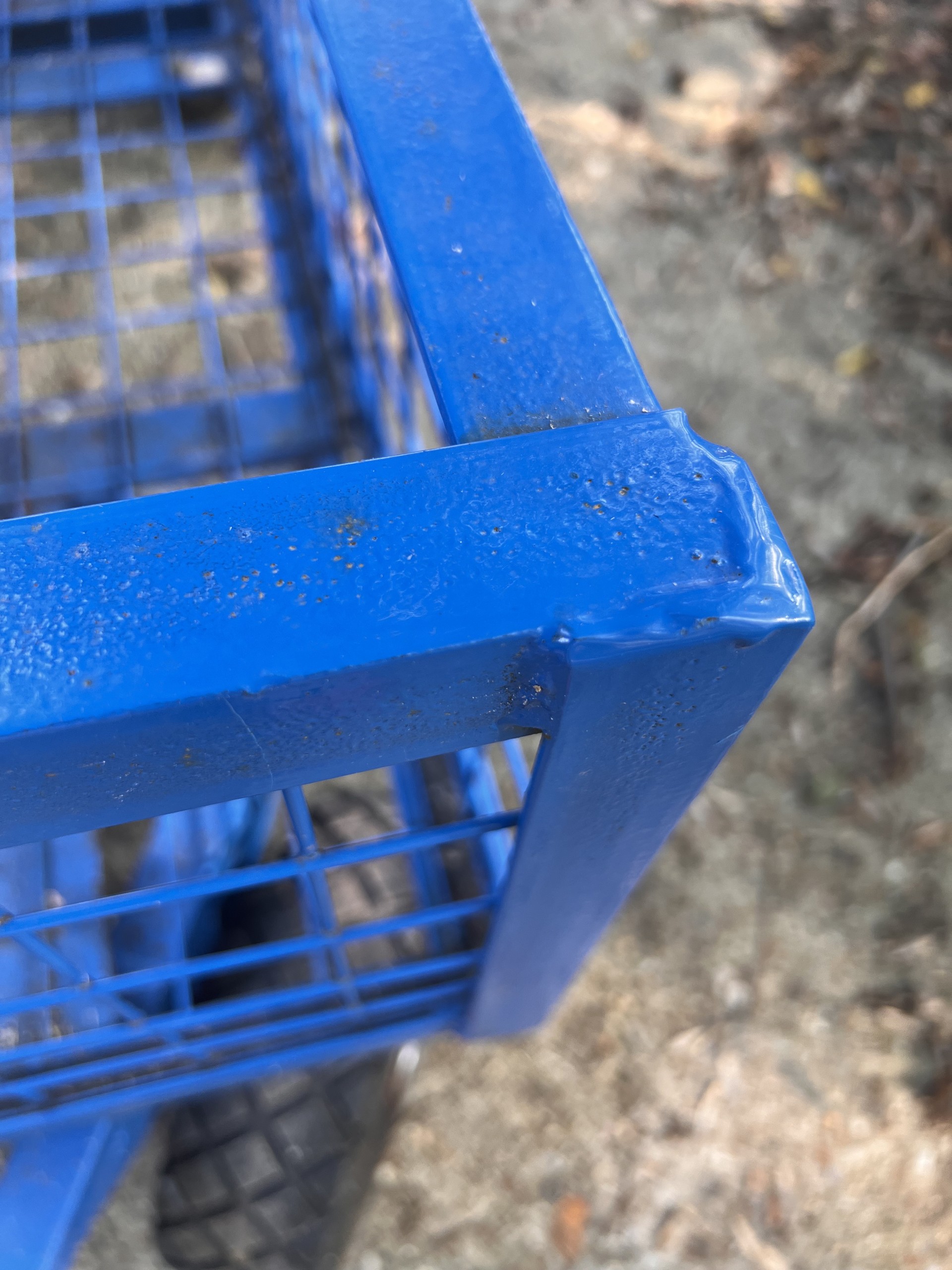 Welded metal sides all round on heavy duty trolley.