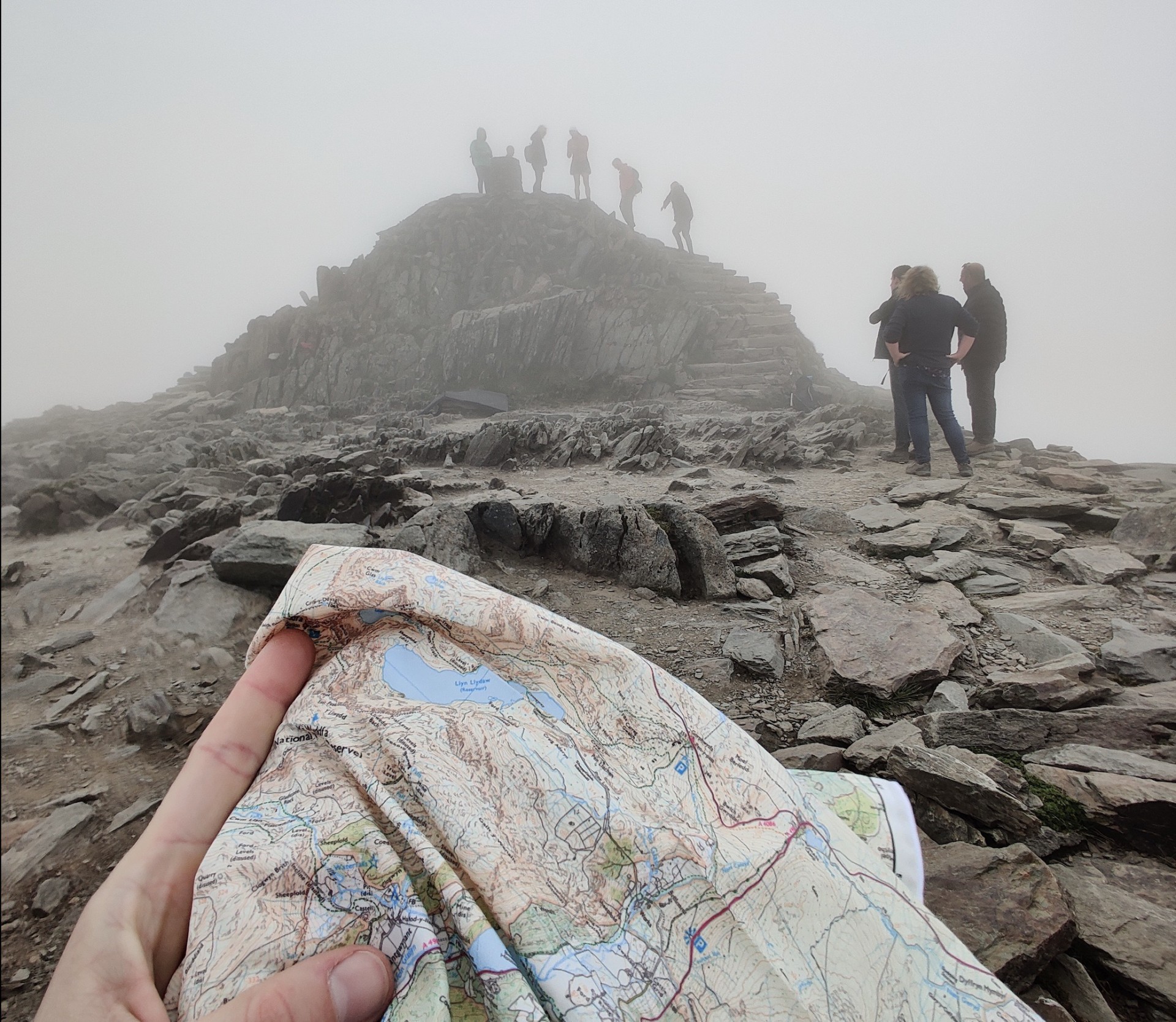 Lightweight cloth maps for lightweight hiking; no folding & no map cases.